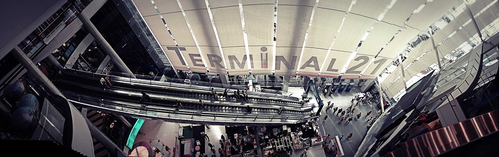 Longest-Escalator-in-Terminal-21-Mall.jpg